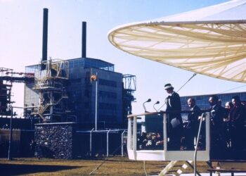 The Queen opens Calder Hall in 1958
