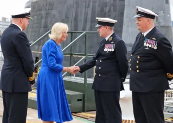 The Queen visits Astute